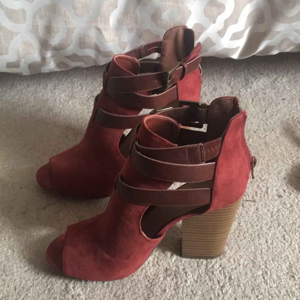 Cute fall heeled boots
